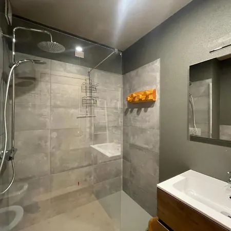 Alpi Azzurre 아파트 *