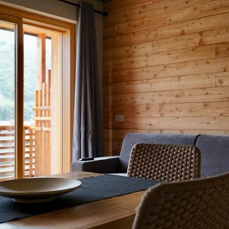 Alpi Azzurre 아파트 *